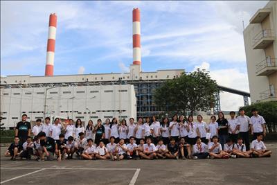 Học sinh lớp 7A6 Trường THCS & THPT Nguyễn Tất Thành trải nghiệm thực tế và hướng nghiệp tại Công ty Nhiệt điện Mông Dương Quảng Ninh