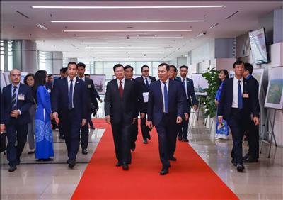 TỔNG BÍ THƯ, CHỦ TỊCH NƯỚC CHDCND LÀO THĂM, LÀM VIỆC TẠI TẬP ĐOÀN ĐIỆN LỰC VIỆT NAM