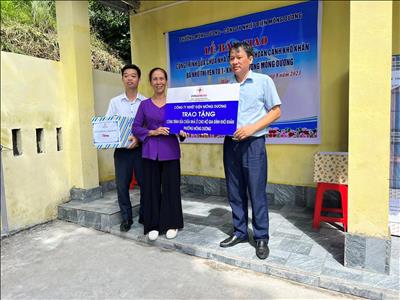 Công ty Nhiệt điện Mông Dương tổ chức sửa chữa và bàn giao công trình sửa chữa nhà ở cho hộ gia đình khó khăn tại phường Mông Dương
