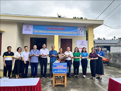 Công ty Nhiệt điện Mông Dương tổ chức lễ bàn giao công trình sửa chữa nhà ở cho hộ gia đình khó khăn tại xã Cẩm Hải