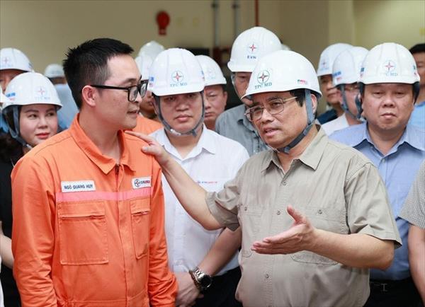 Thủ tướng Chính phủ Phạm Minh Chính về thăm và làm việc tại Công ty Nhiệt điện Mông Dương